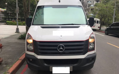 豪華保母車、頂級沙發座椅、大T賓士款包車10人座